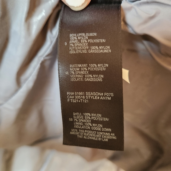 The North Face Women's Green Unique Slit Side Coat- Size Medium - Picture 10 of 10